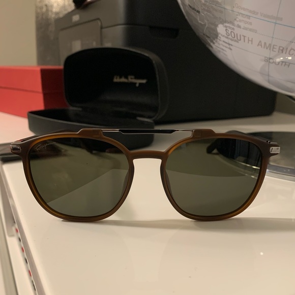 Salvatore Ferragamo sunglasses - Picture 4 of 4